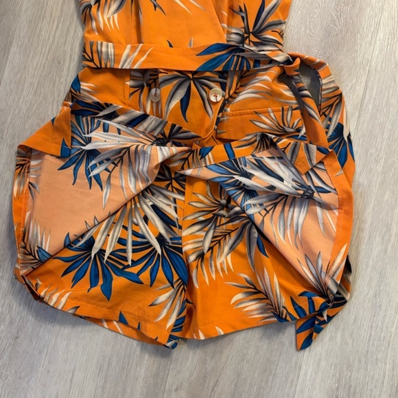 Papillon floral romper with faux pockets and buttons - Picture 6 of 8